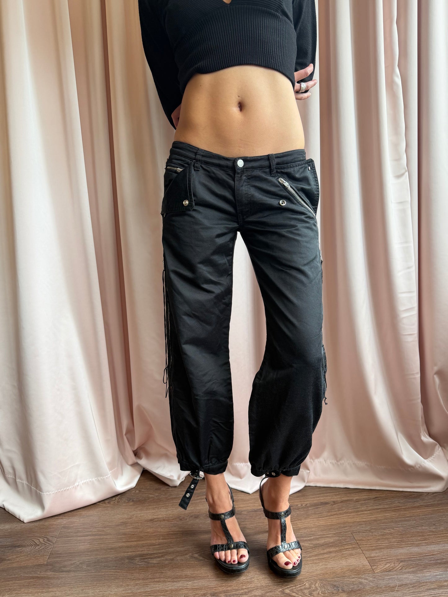 2000's Black Low Rise Crop Pant
