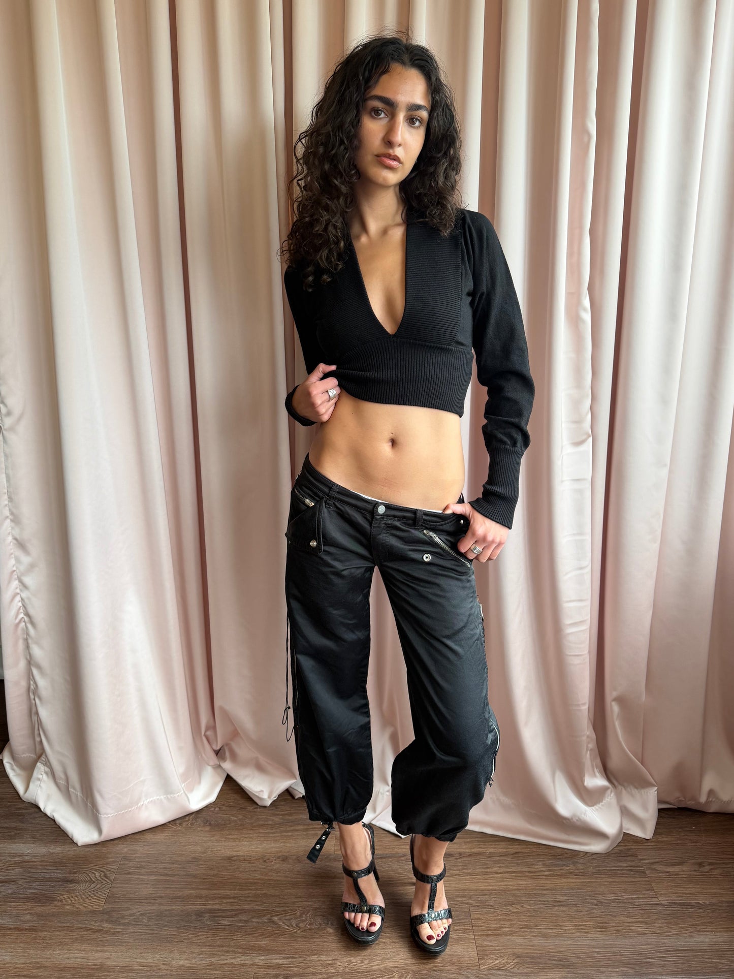 2000's Black Low Rise Crop Pant