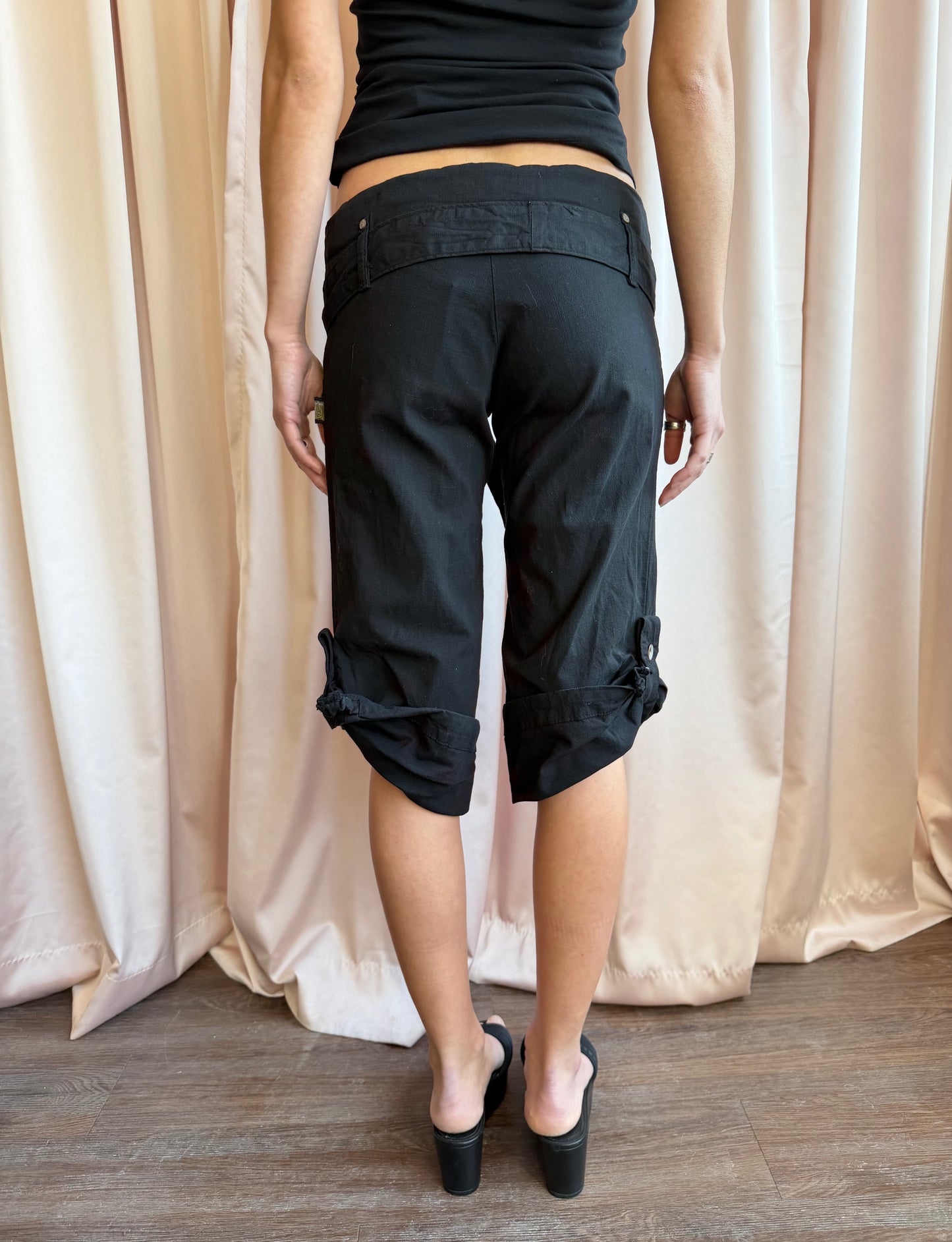 2000's Black Low Rise Belted Capri's